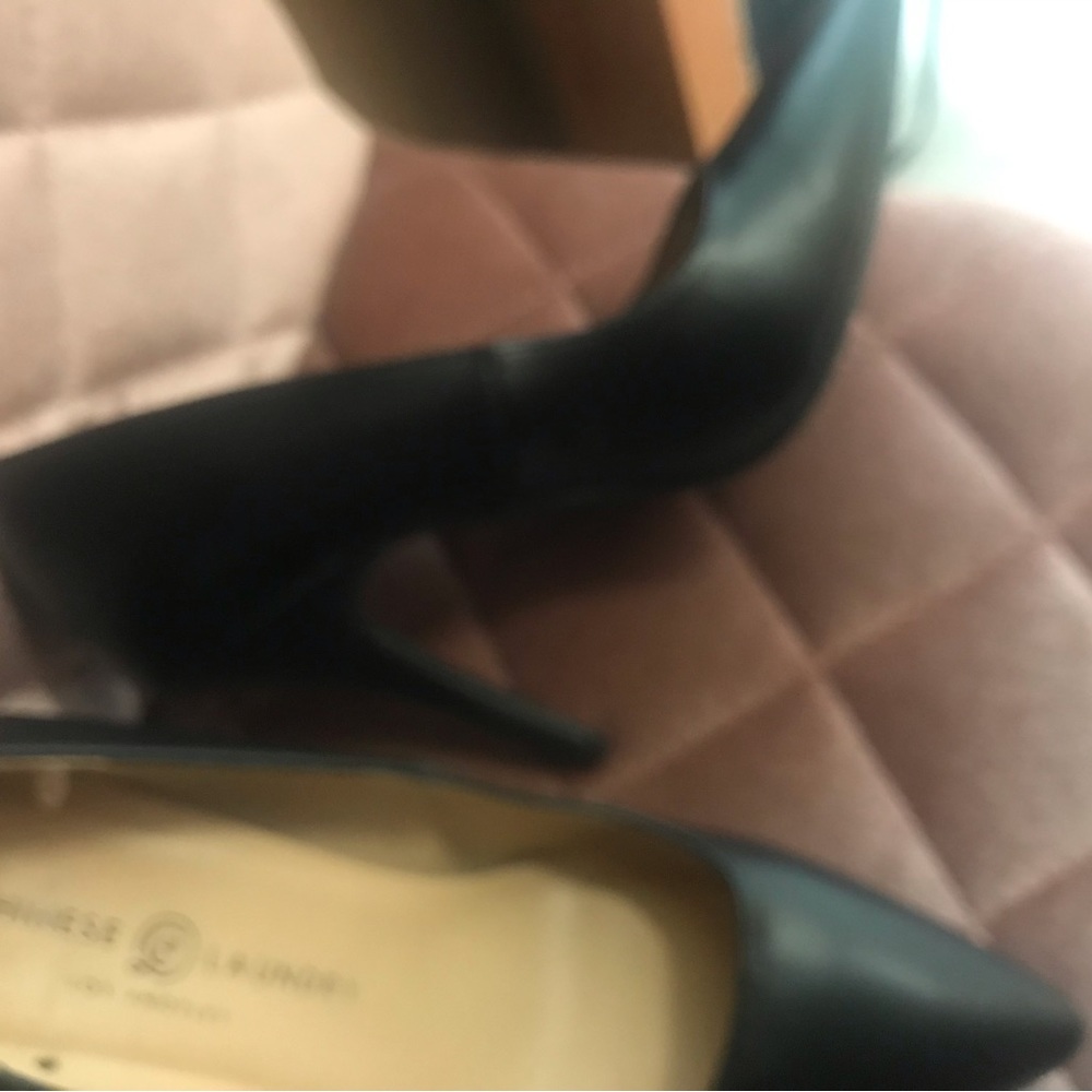 Basic Black Pumps Simple Black Pumps - image 4